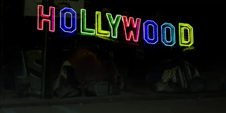 hollywood prangt über zeltstadt